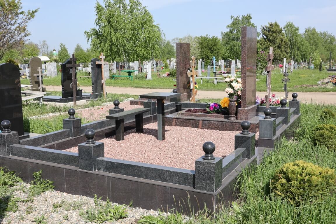 Гранит с гравировкой портрета